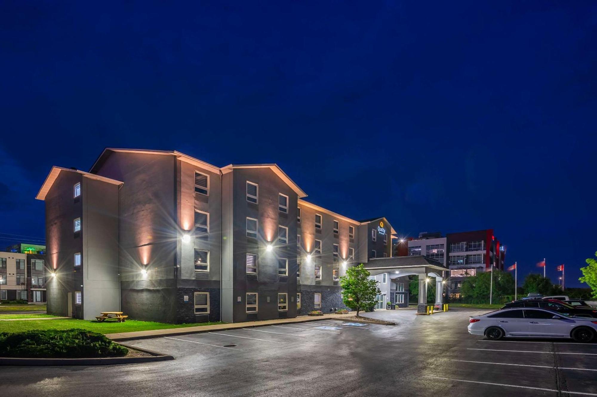 Quality Inn & Suites Grimsby Exterior foto